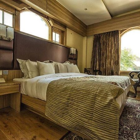 The Pride Inn Srinagar  Ngoại thất bức ảnh