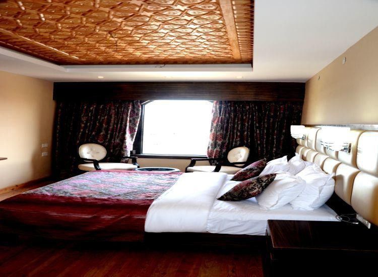 The Pride Inn Srinagar  Ngoại thất bức ảnh